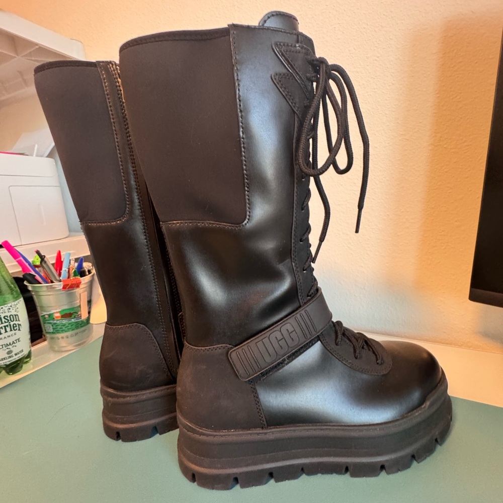 🩵BRAND NEW UGG Flynn Lug Sole Boot Black Size 8 (No Box) - Picture 3 of 4
